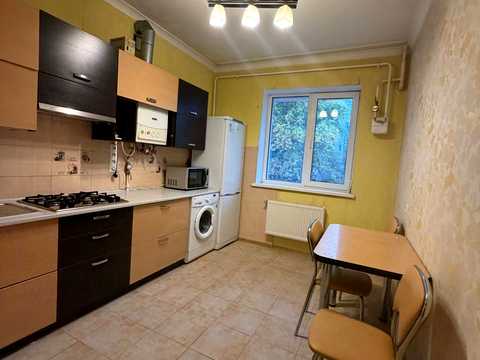 квартира за адресою Вишнева вул., 1