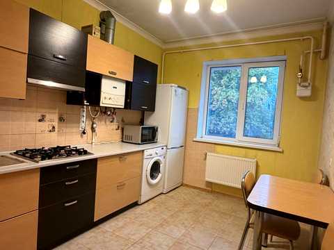 квартира за адресою Вишнева вул., 1