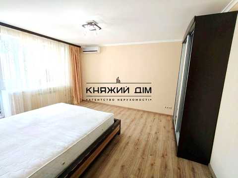 квартира за адресою Голосіївський просп. (40-річчя Жовтня), 15
