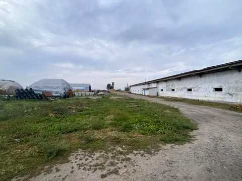 комерційна за адресою Центральна, 5
