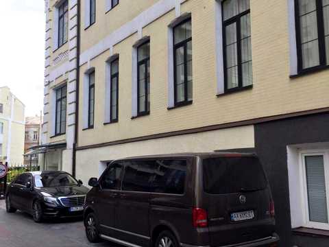 комерційна за адресою Тараса Шевченка бульв., 27а