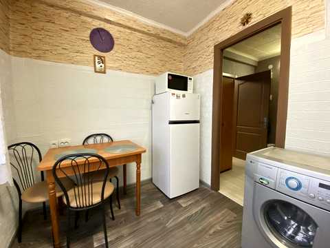 квартира за адресою Йорданська вул. (Лайоша Гавро), 4