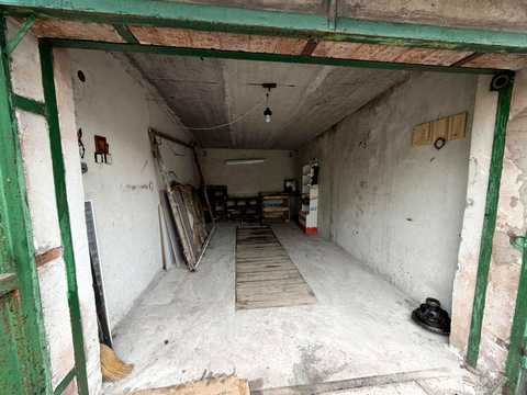 паркомісце за адресою Червоної Калини просп., 20