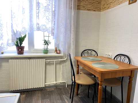 квартира за адресою Йорданська вул. (Лайоша Гавро), 4