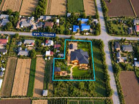 будинок за адресою с. Бортнів, Садова