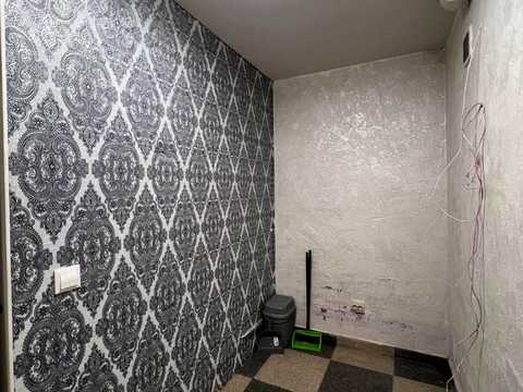 коммерческая по адресу Весняна ул., 8