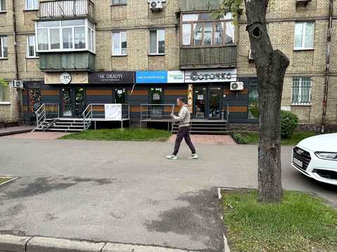 комерційна за адресою Миру просп., 7