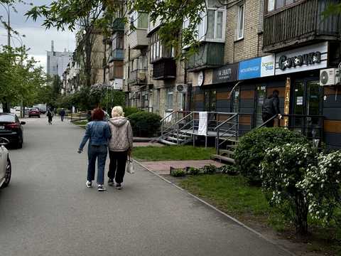 комерційна за адресою Миру просп., 7