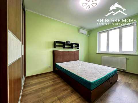 квартира за адресою Воскресенська вул., 18