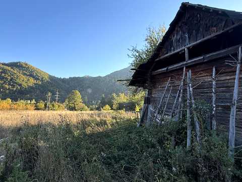 участок по адресу Леси Украинки ул.