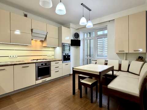 квартира за адресою Каховська вул., 27