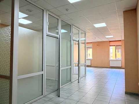 комерційна за адресою Михайла Грушевського вул., 22а
