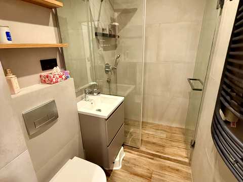 квартира за адресою Салютна вул., 2к3
