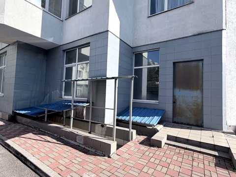 комерційна за адресою Чорних Запорожців вул. (Короленка), 74