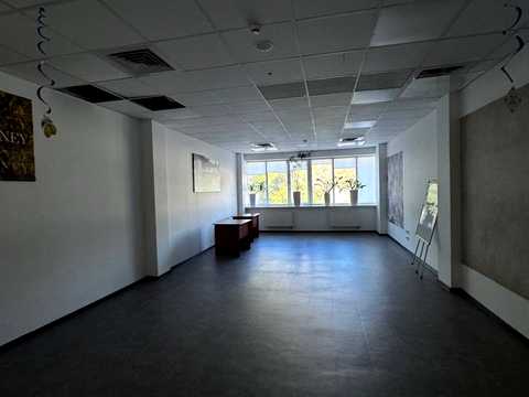 комерційна за адресою Польова вул., 24д