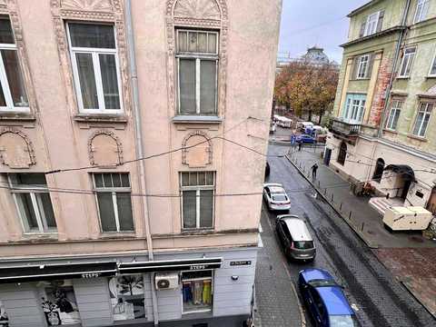 квартира за адресою Театральна вул., 26