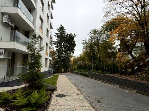 комерційна за адресою Петра Карманського вул. (), (Будинок 1)