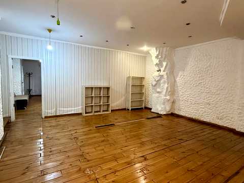 комерційна за адресою Райдужний масив вул., 18