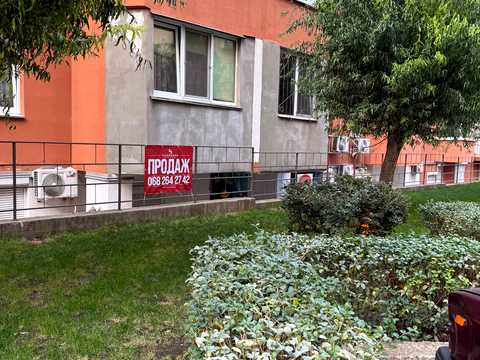 комерційна за адресою Райдужний масив вул., 18