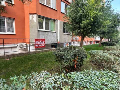 комерційна за адресою Райдужний масив вул., 18