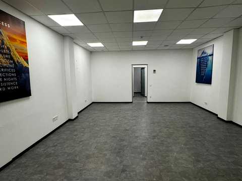 комерційна за адресою Польова вул., 24д