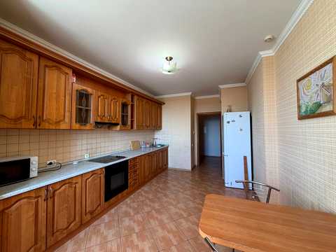 квартира за адресою Срібнокільська вул., 1