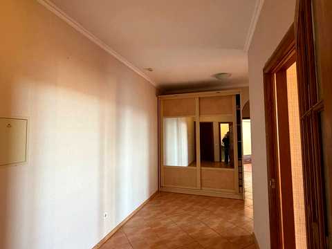квартира за адресою Срібнокільська вул., 1