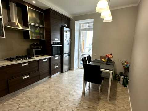 квартира по адресу Хмельницького вул., 5