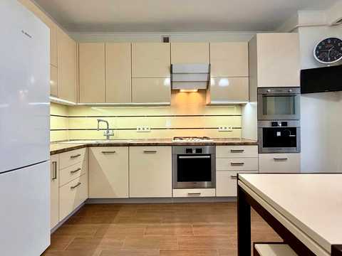 квартира за адресою Каховська вул., 27