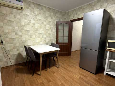 квартира за адресою Софії Русової вул., 3