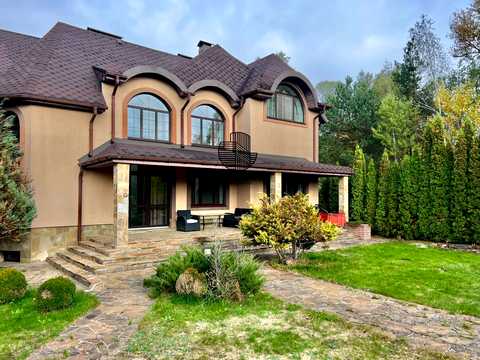 будинок за адресою коротка, 7