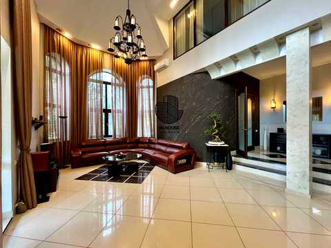 будинок за адресою коротка, 7