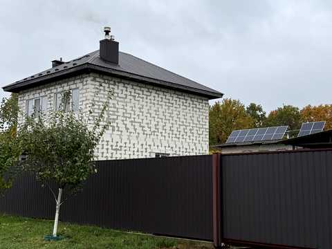 будинок за адресою с. Старий Білоус, Просторна