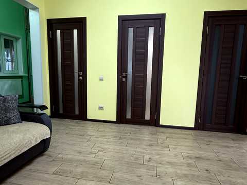 будинок за адресою с. Старий Білоус, Просторна