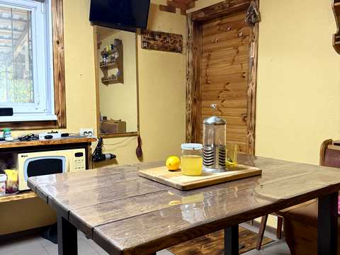 будинок за адресою с. Старий Білоус, Просторна