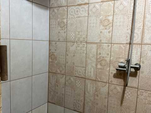 будинок за адресою с. Старий Білоус, Просторна