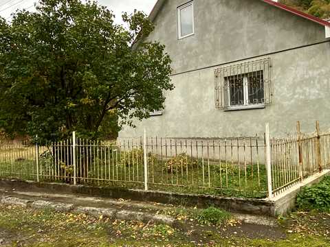 будинок за адресою Центральна, 45