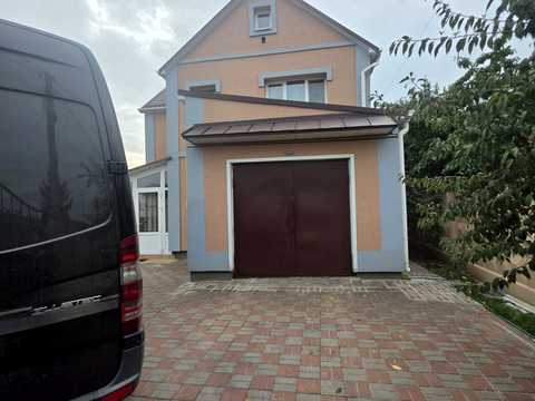 будинок за адресою с. Тарасівка, Абрикосова вул.