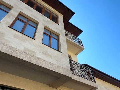 комерційна за адресою Тополина вул., 1-Б