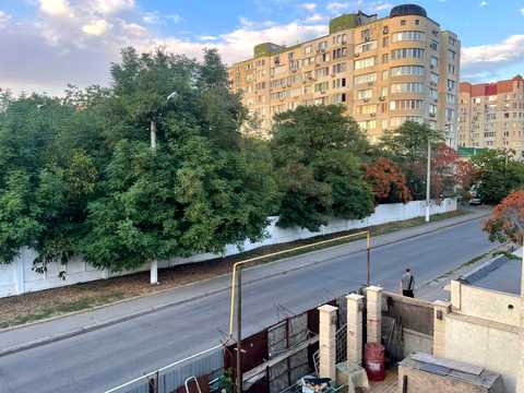 комерційна за адресою Тополина вул., 1-Б