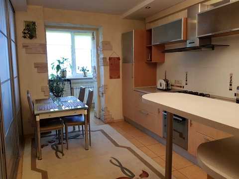 квартира по адресу Хмельницкая ул., 10