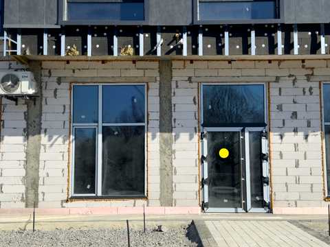 комерційна за адресою Тепловозна вул., 28