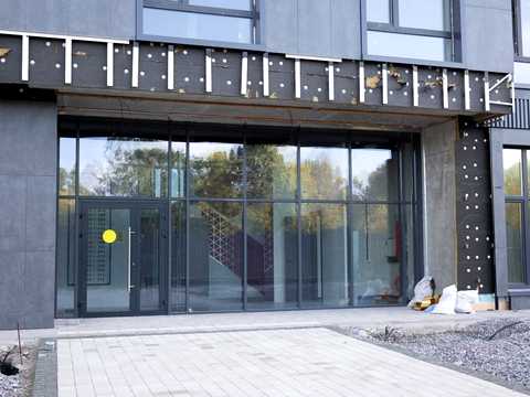 комерційна за адресою Тепловозна вул., 28