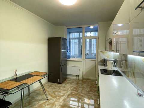 квартира по адресу Миколы Бажана просп., 8-Б