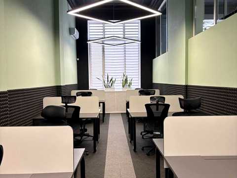 комерційна за адресою Академіка Глушкова просп., 1п