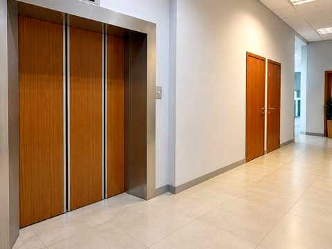 комерційна за адресою Святослава Хороброго вул., 3