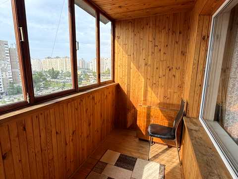 квартира за адресою Анни Ахматової вул., 16-В