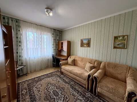 квартира за адресою Анни Ахматової вул., 16-В
