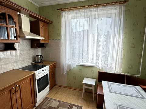 квартира за адресою Анни Ахматової вул., 16-В