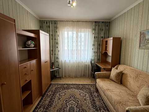 квартира за адресою Анни Ахматової вул., 16-В
